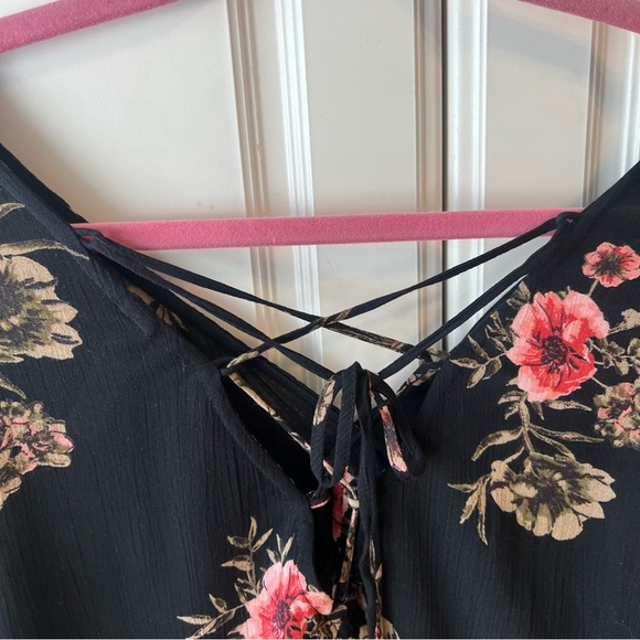 American Rag Black Floral Blouse - Picture 2 of 7